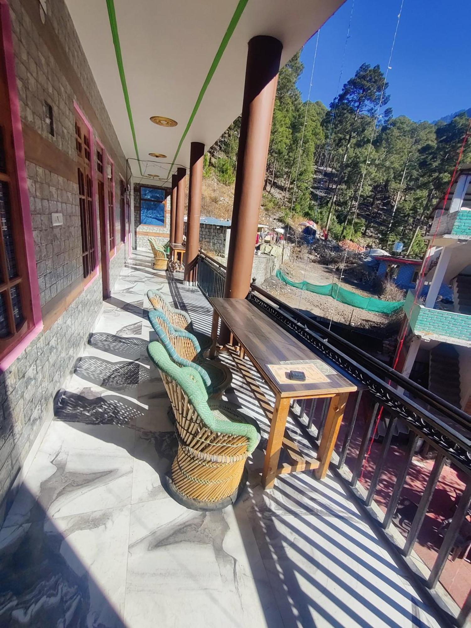 Chalo Chhalal Hotel & Cafe Kasol Exterior photo