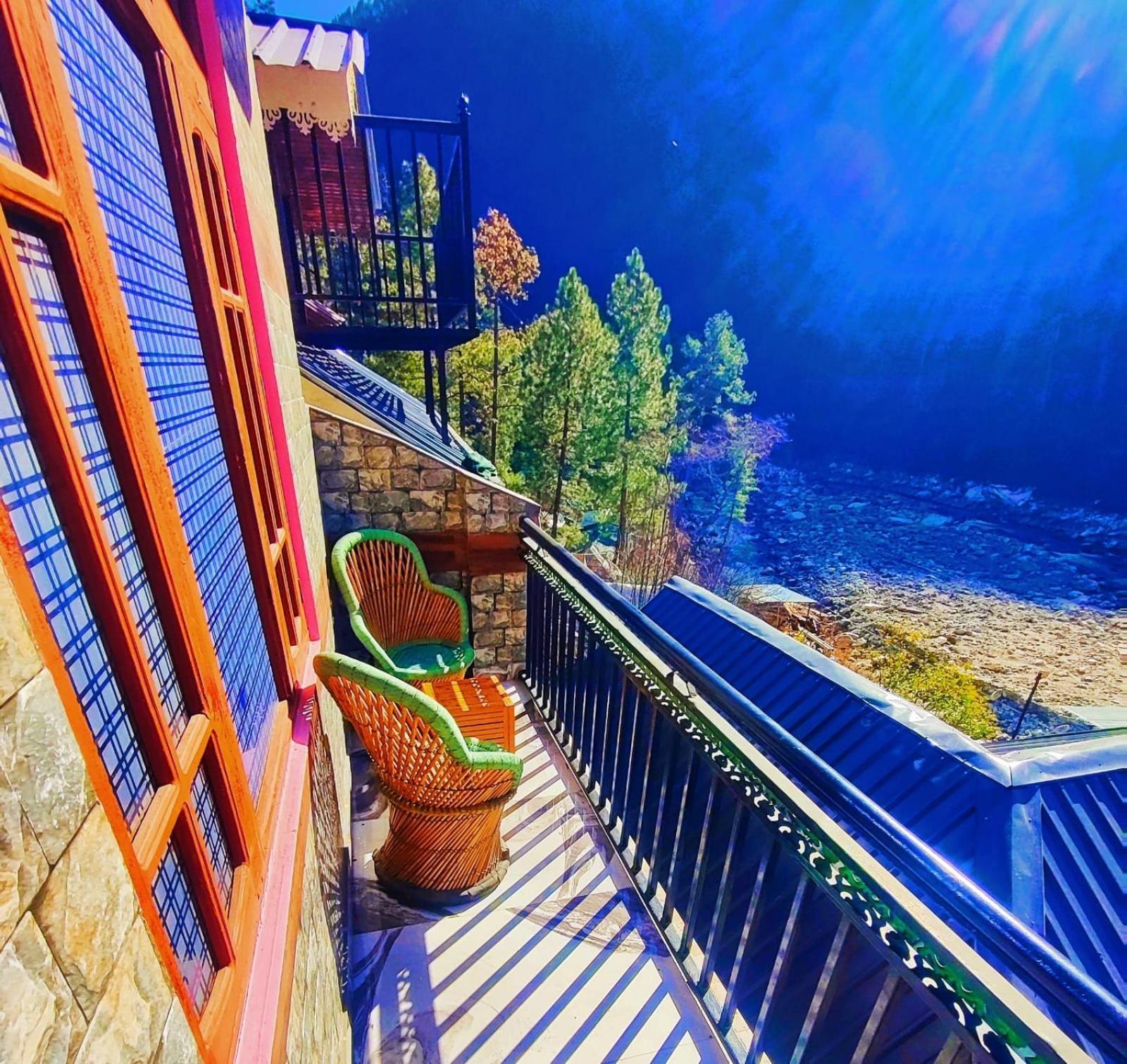 Chalo Chhalal Hotel & Cafe Kasol Exterior photo