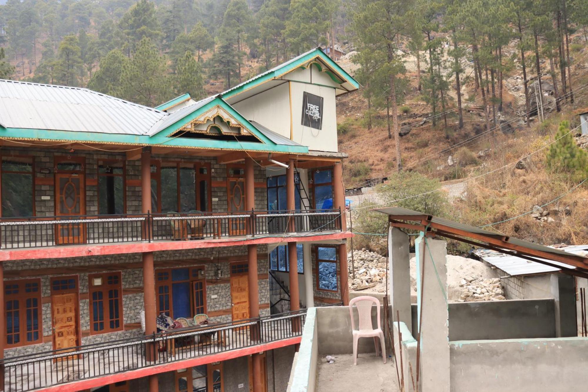 Chalo Chhalal Hotel & Cafe Kasol Exterior photo