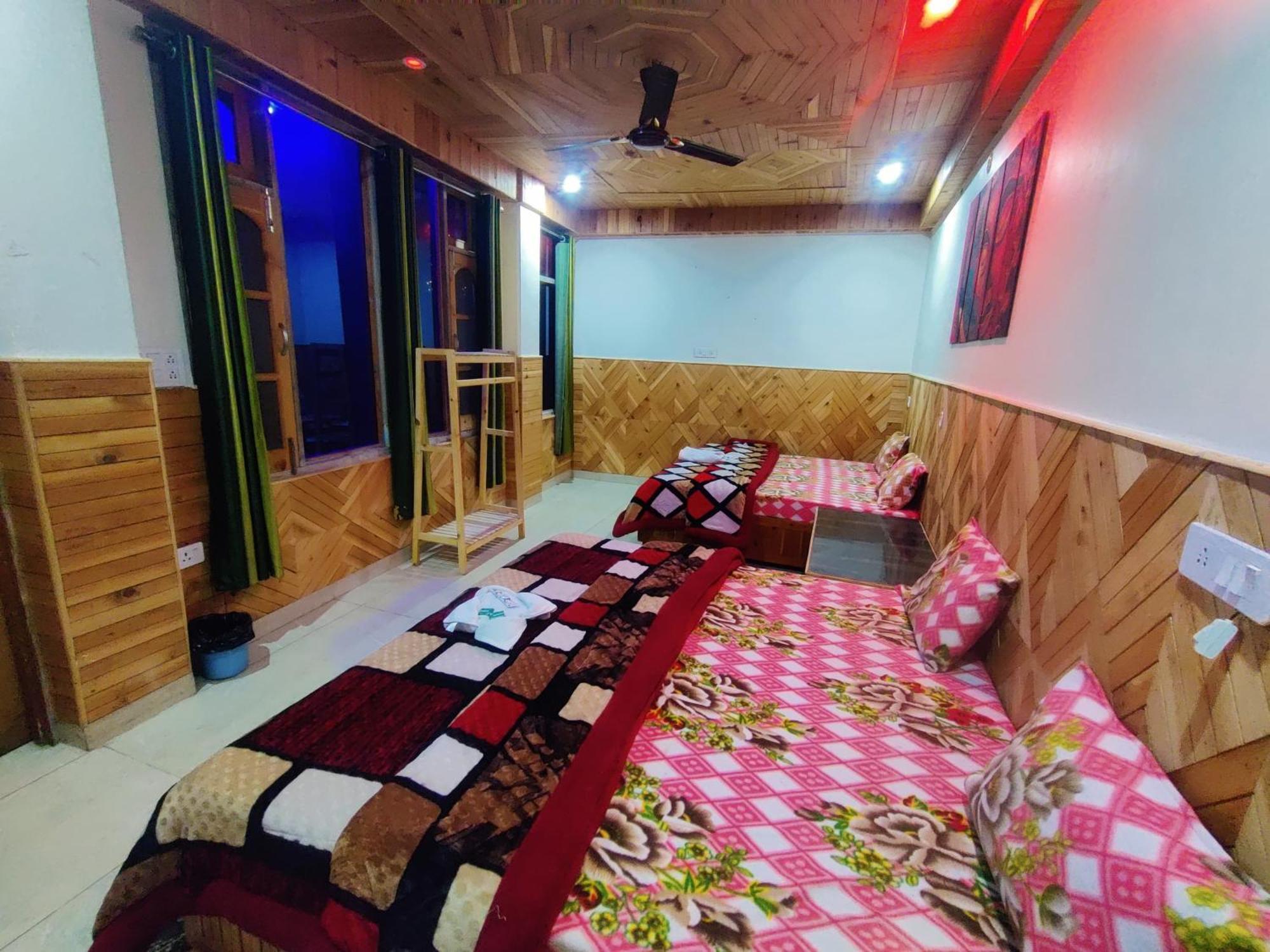 Chalo Chhalal Hotel & Cafe Kasol Exterior photo