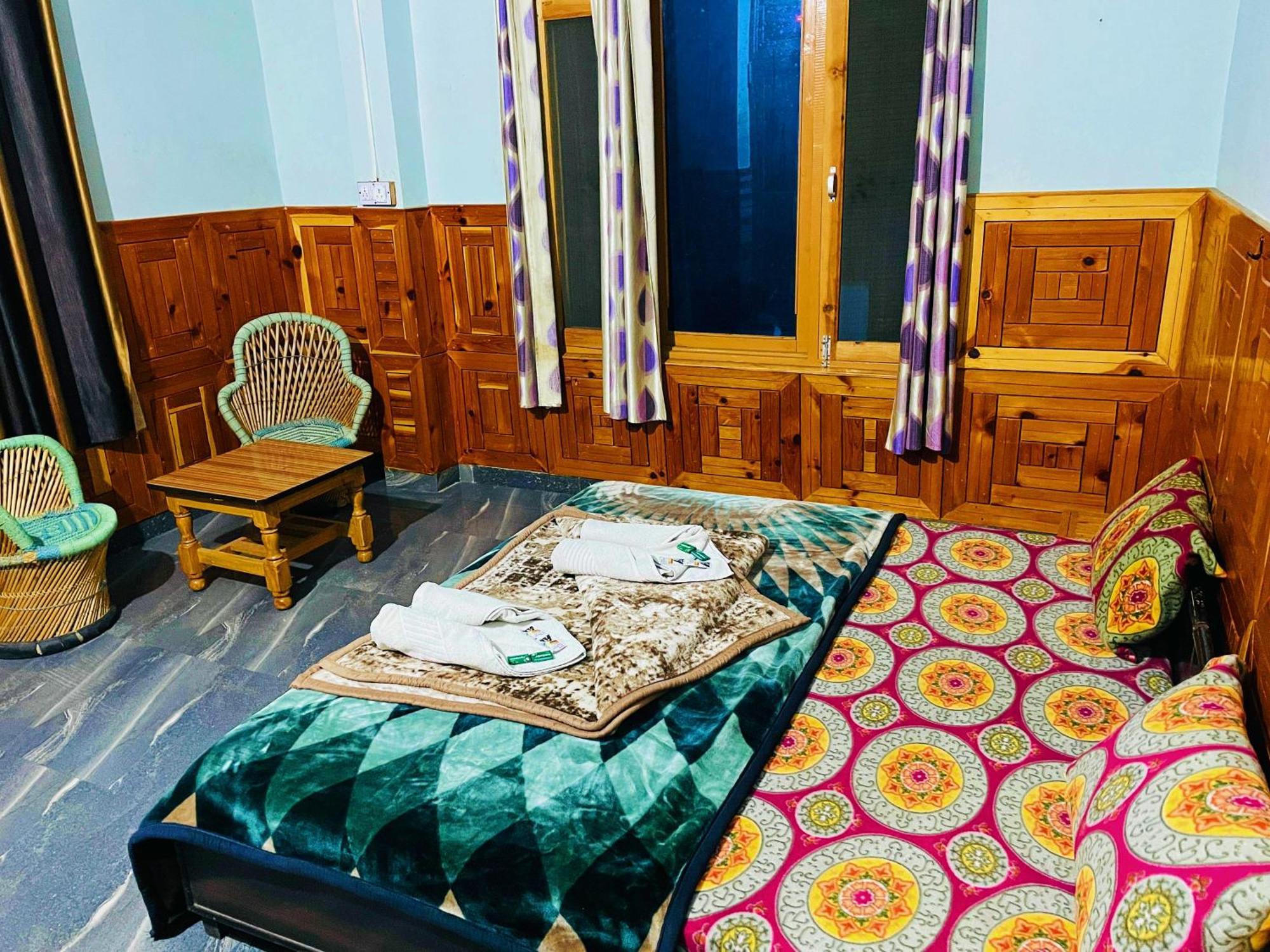 Chalo Chhalal Hotel & Cafe Kasol Exterior photo