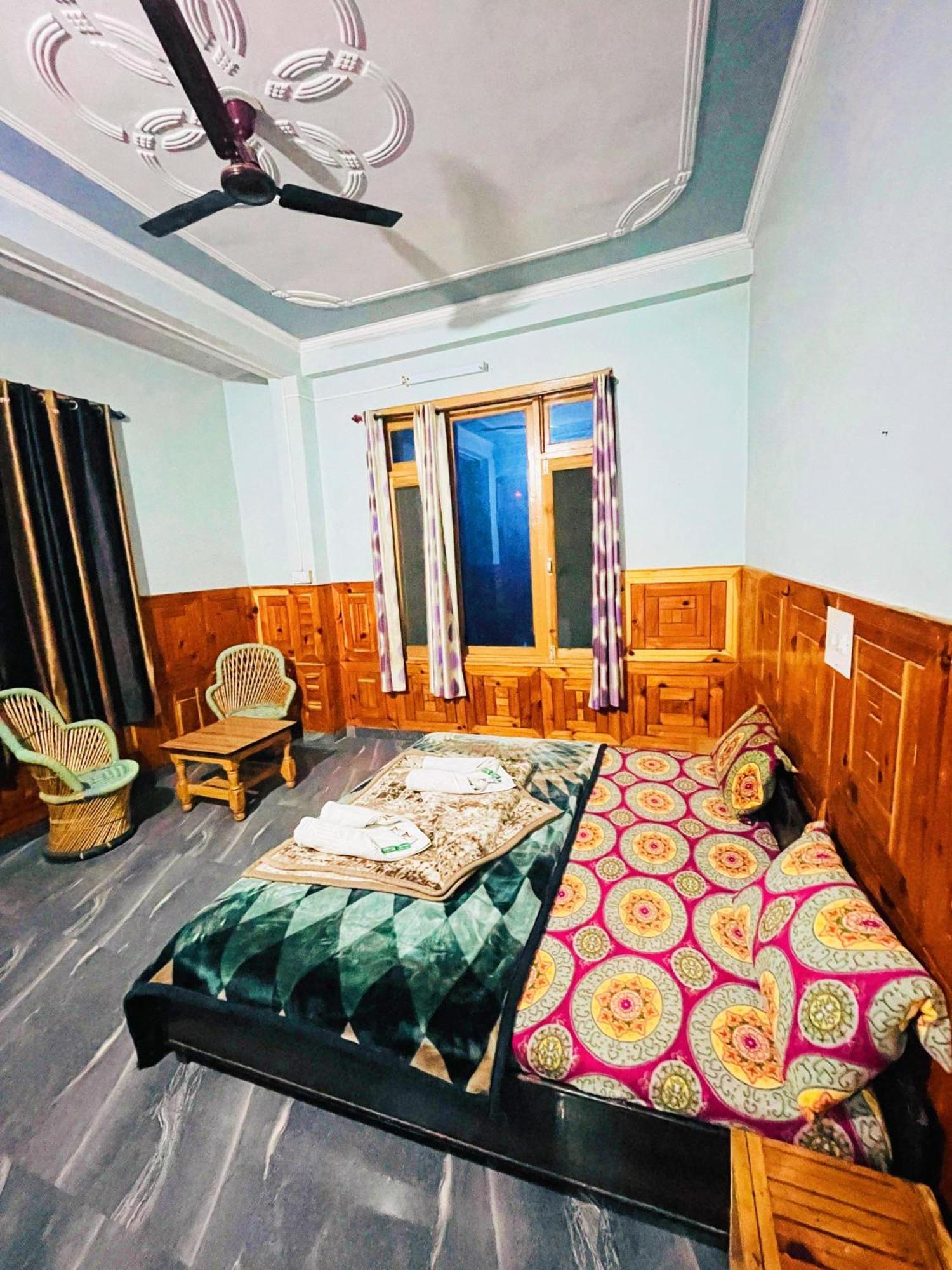 Chalo Chhalal Hotel & Cafe Kasol Exterior photo