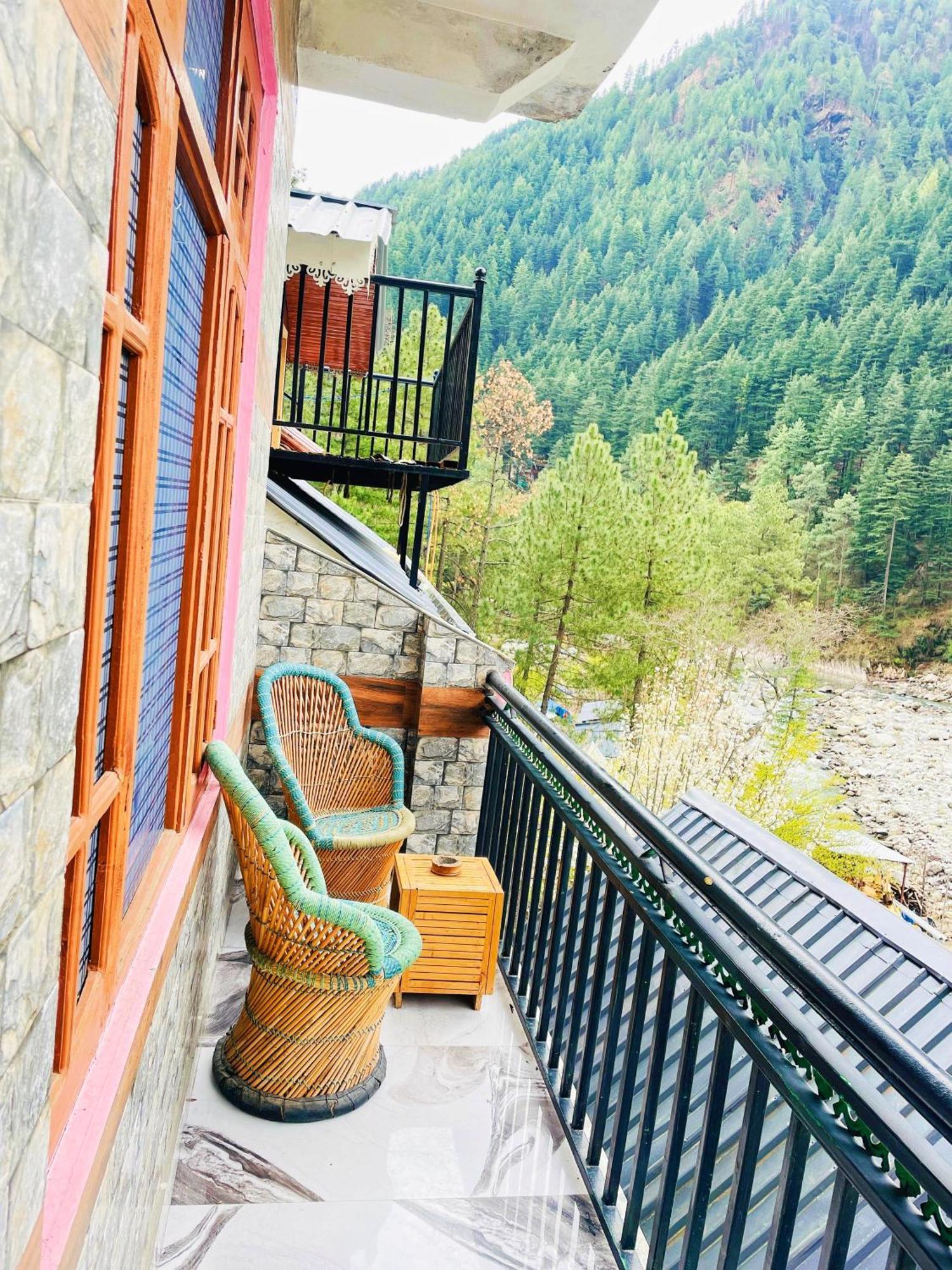 Chalo Chhalal Hotel & Cafe Kasol Exterior photo