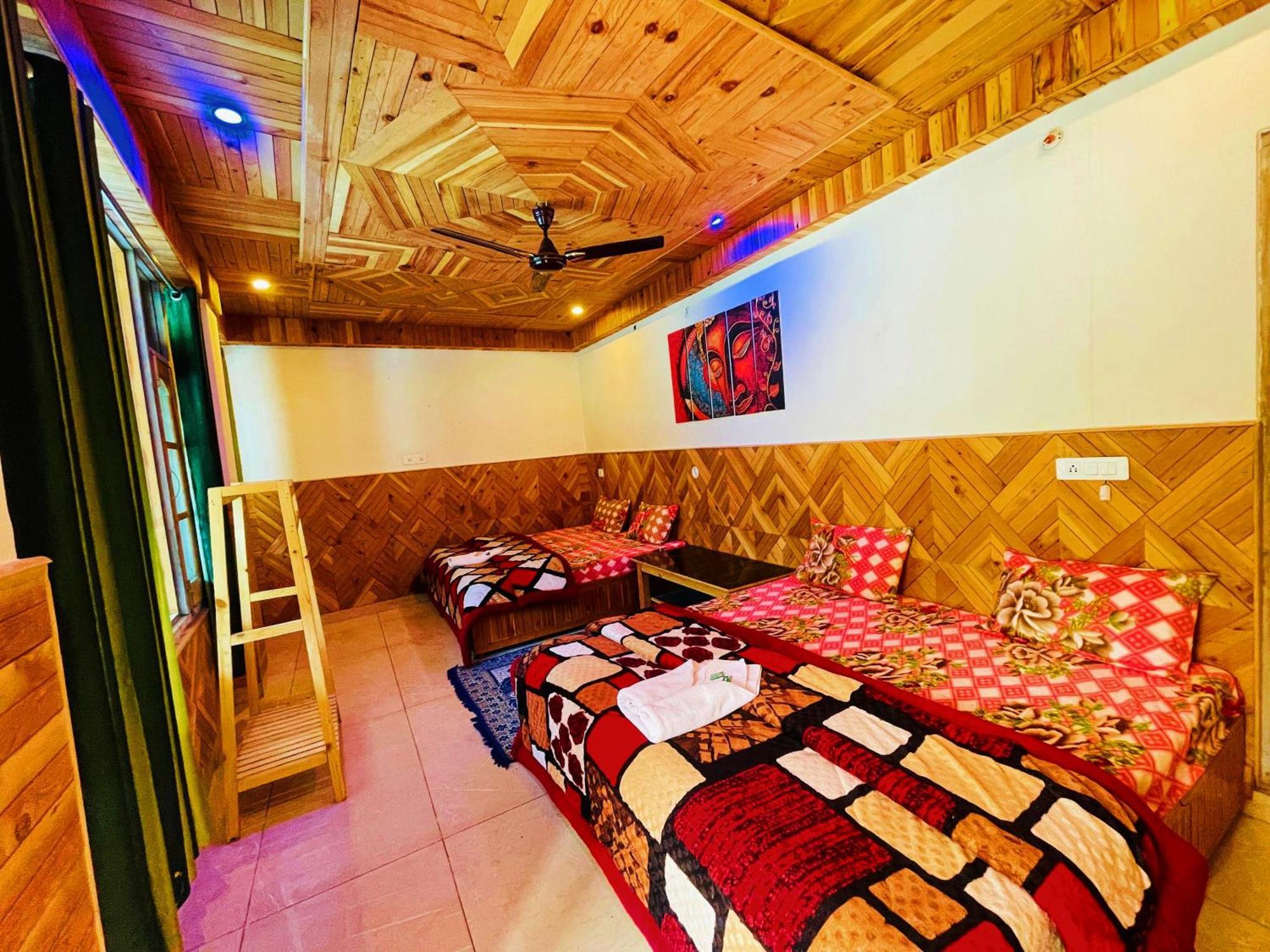 Chalo Chhalal Hotel & Cafe Kasol Exterior photo