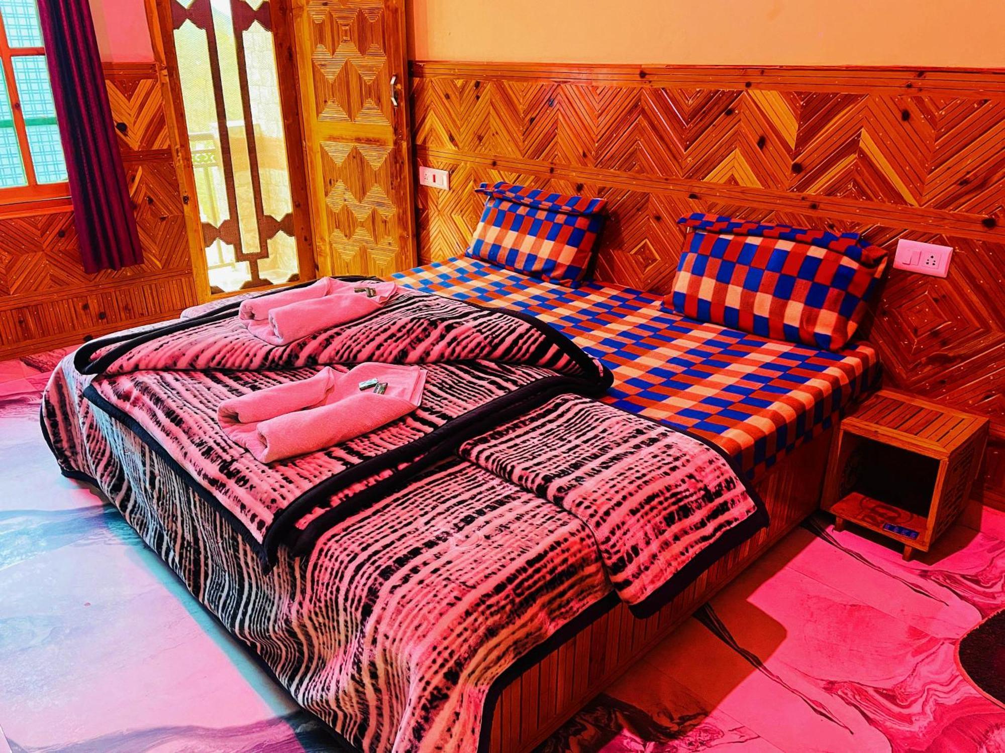 Chalo Chhalal Hotel & Cafe Kasol Exterior photo