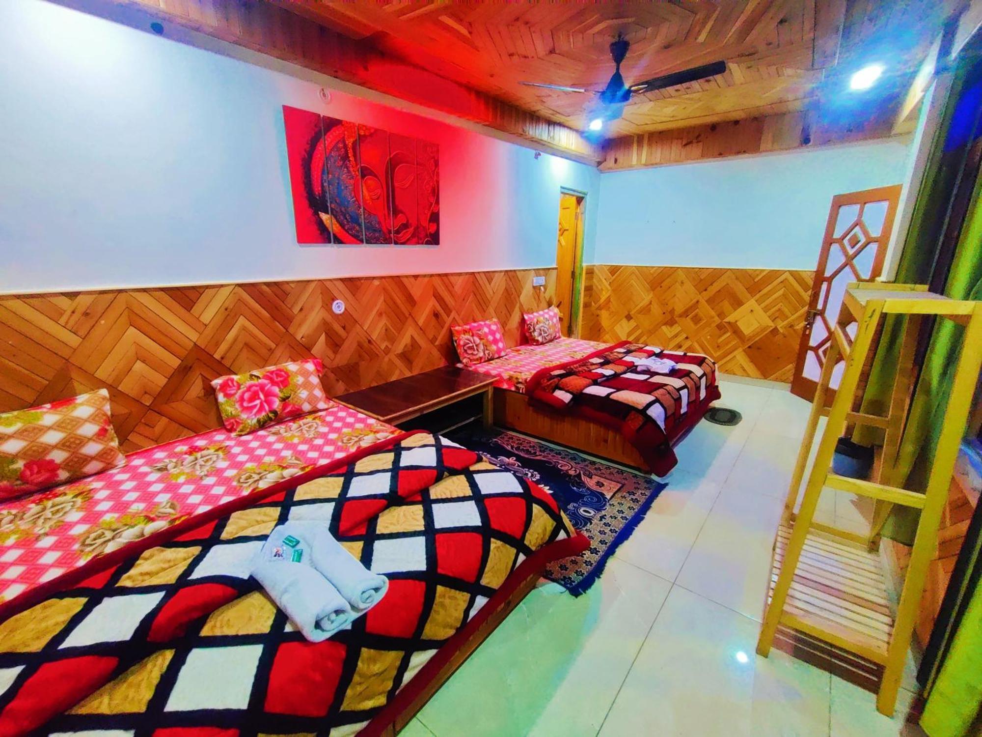 Chalo Chhalal Hotel & Cafe Kasol Exterior photo
