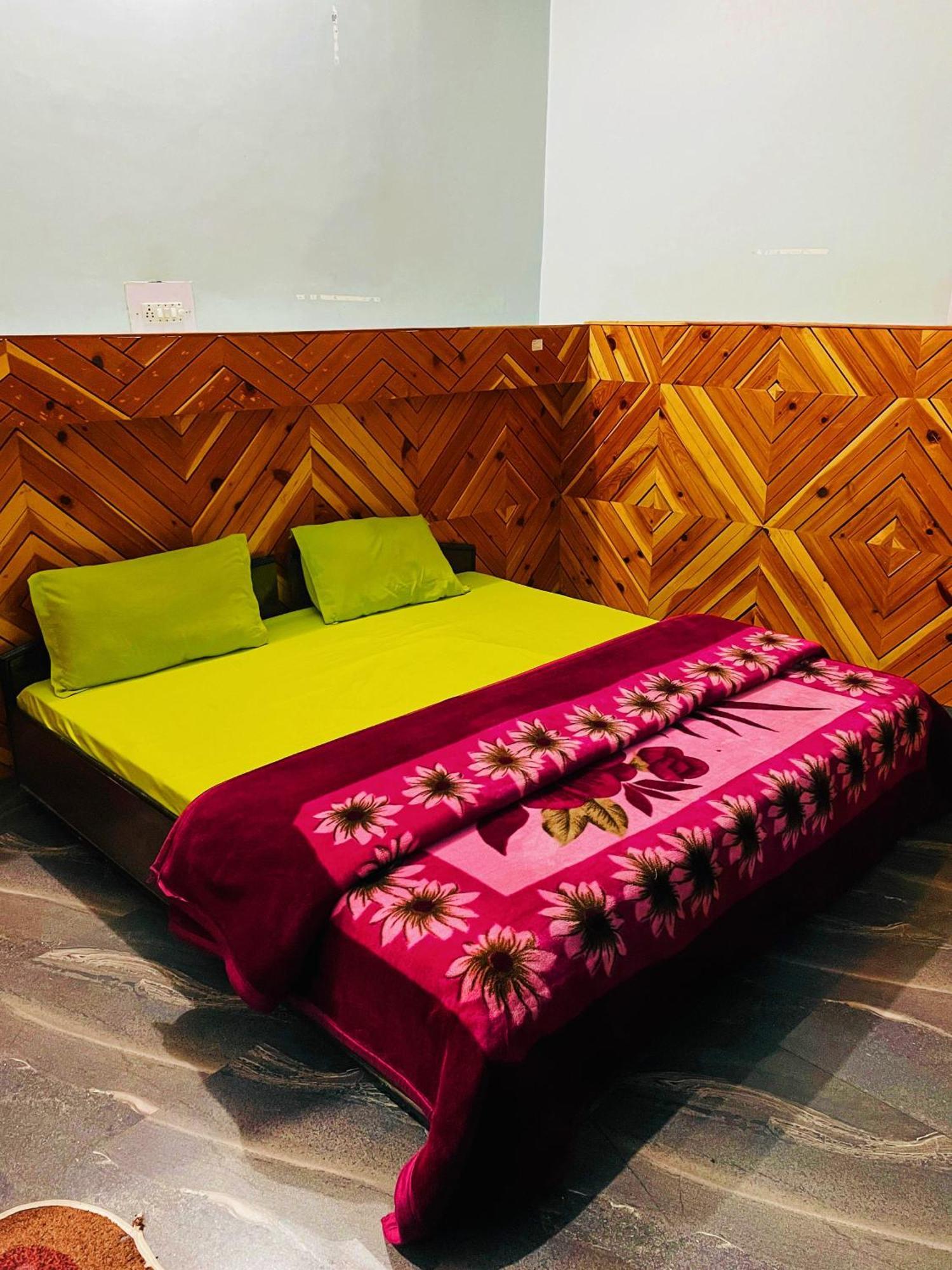 Chalo Chhalal Hotel & Cafe Kasol Exterior photo